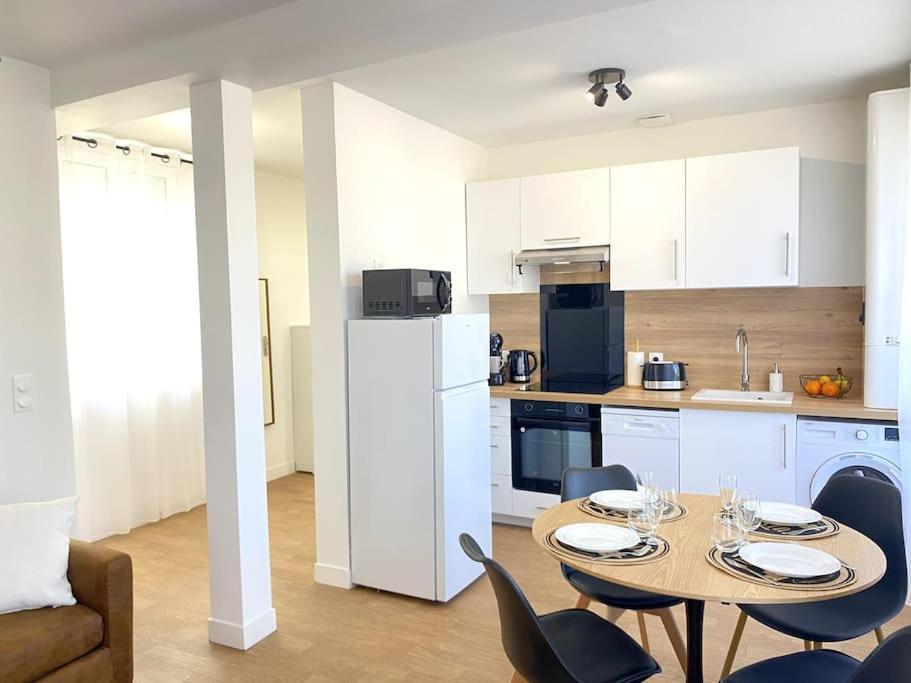 Apartment Le Metropolitain-proche Centre-clim-refait A Neuf-tout Equipe