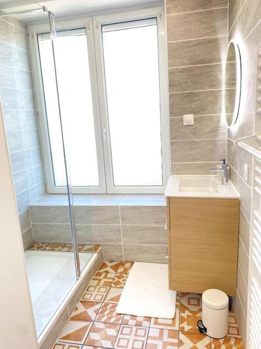 Apartment Le Metropolitain-proche Centre-clim-refait A Neuf-tout Equipe *